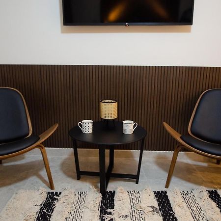 נפפקטוס Leone Suites מראה חיצוני תמונה