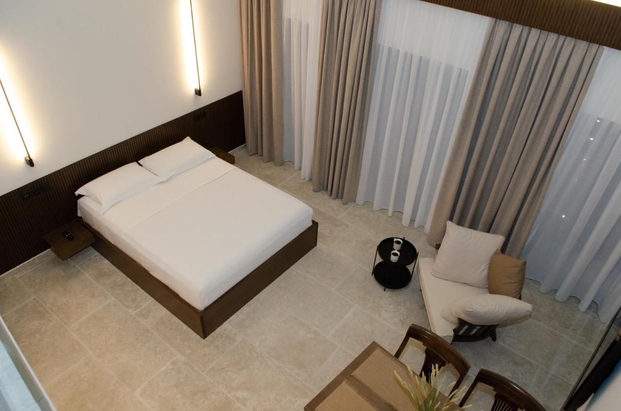 נפפקטוס Leone Suites מראה חיצוני תמונה