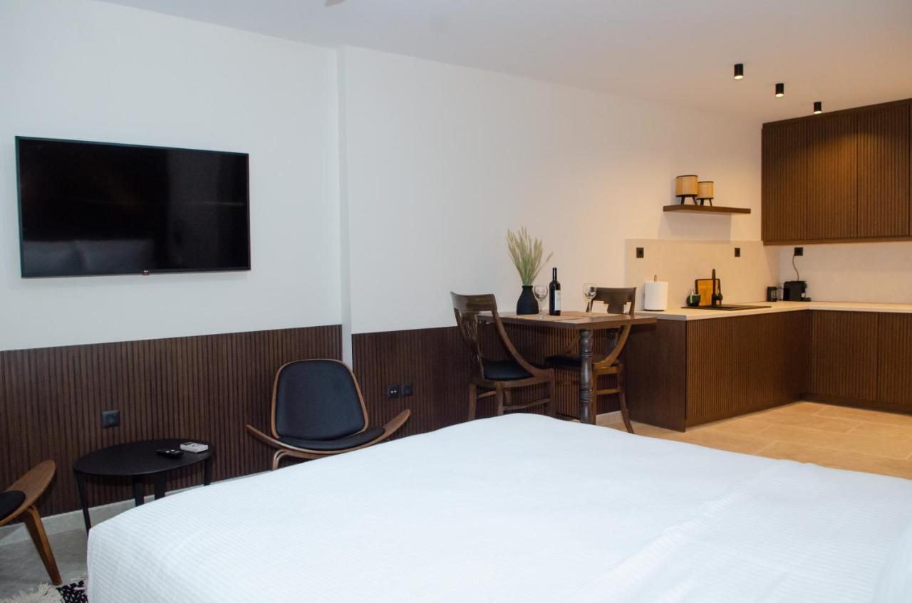 נפפקטוס Leone Suites מראה חיצוני תמונה