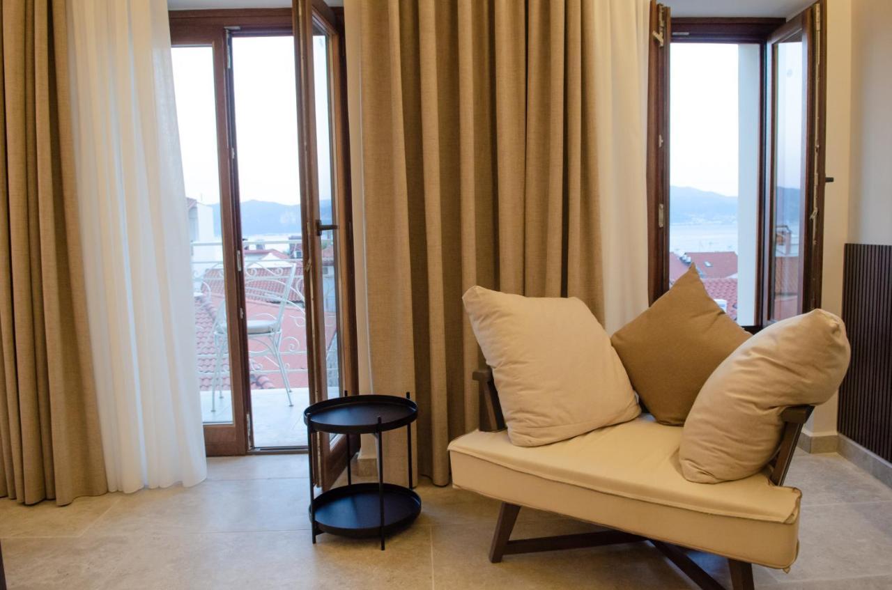 נפפקטוס Leone Suites מראה חיצוני תמונה