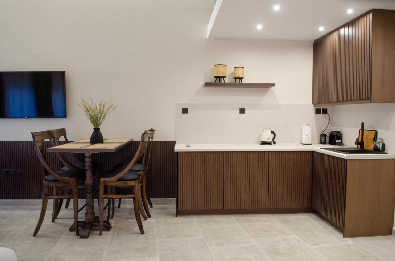 נפפקטוס Leone Suites מראה חיצוני תמונה
