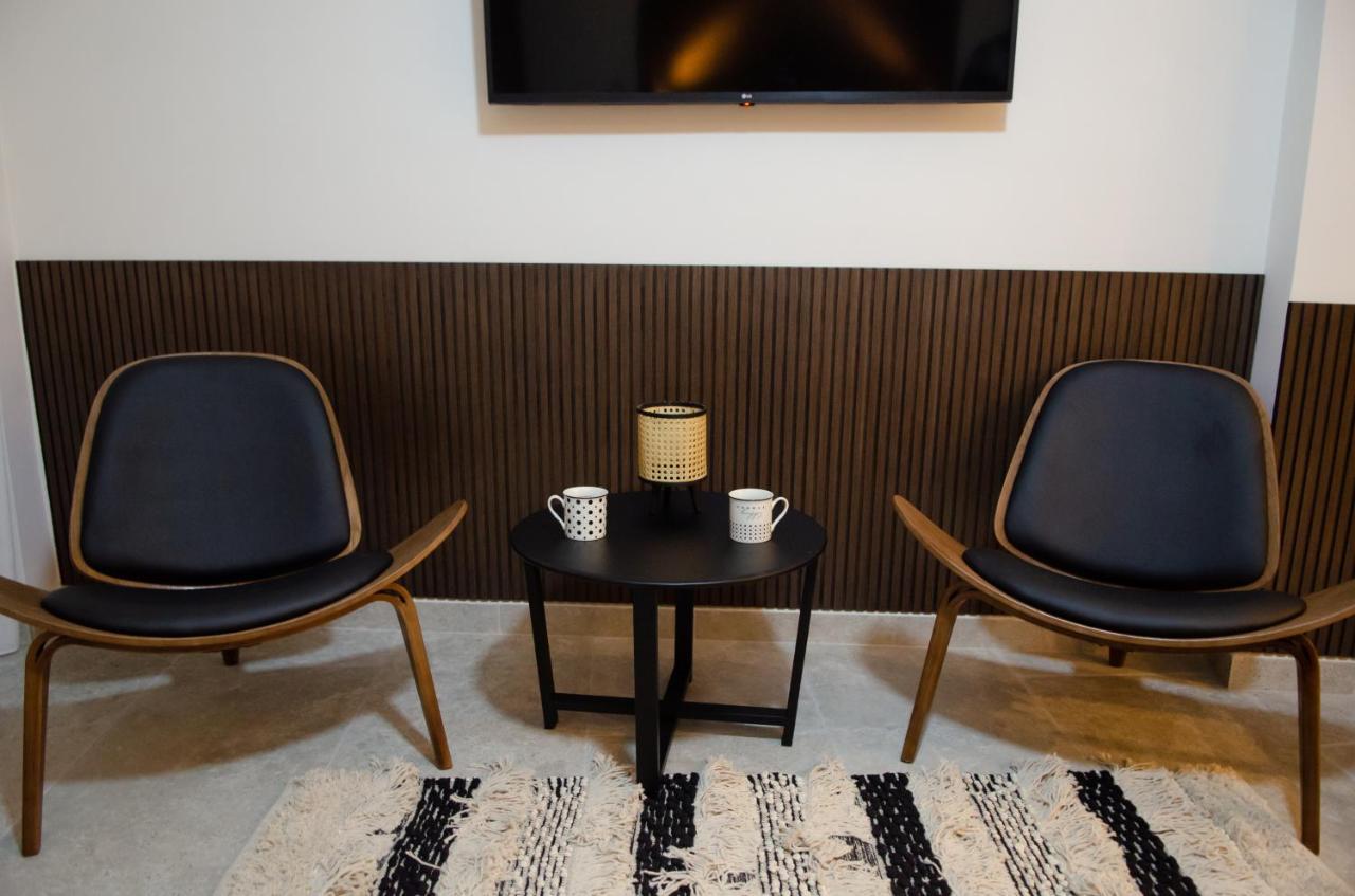 נפפקטוס Leone Suites מראה חיצוני תמונה